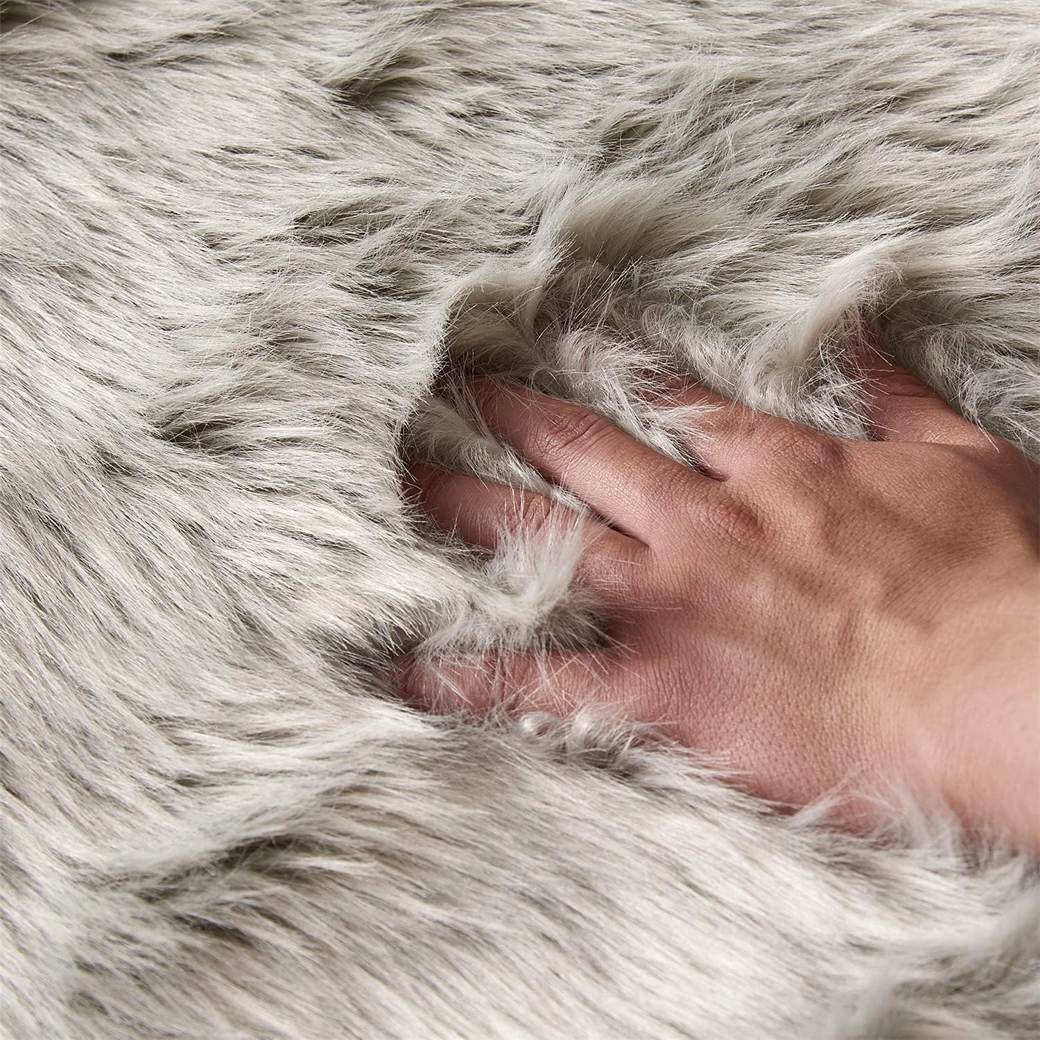 Arbosofe Ultra Soft Faux Fur Rug, Area Rugs, Light Grey Fluffy Shaggy Fur Rug for Bedroom & Living Room, Kids Room Decor, 2 x 6 Feet Sheepskin