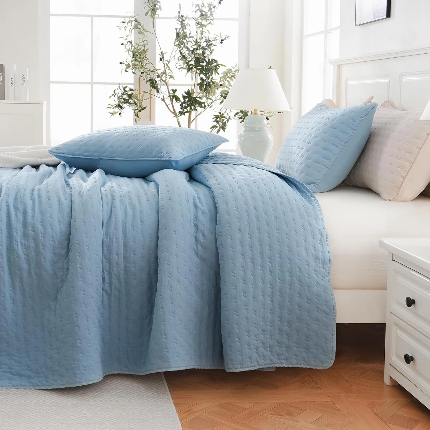 Blue Quilt Bedding Set with Pillow Sham, Breathable Lightweight Bed Spread, Soft Oversized Bedspread Coverlets for Twin Bed, All Seasons, 2 Pieces, 1 Quilt (68x90), 1 Pillow Sham (20x26)
