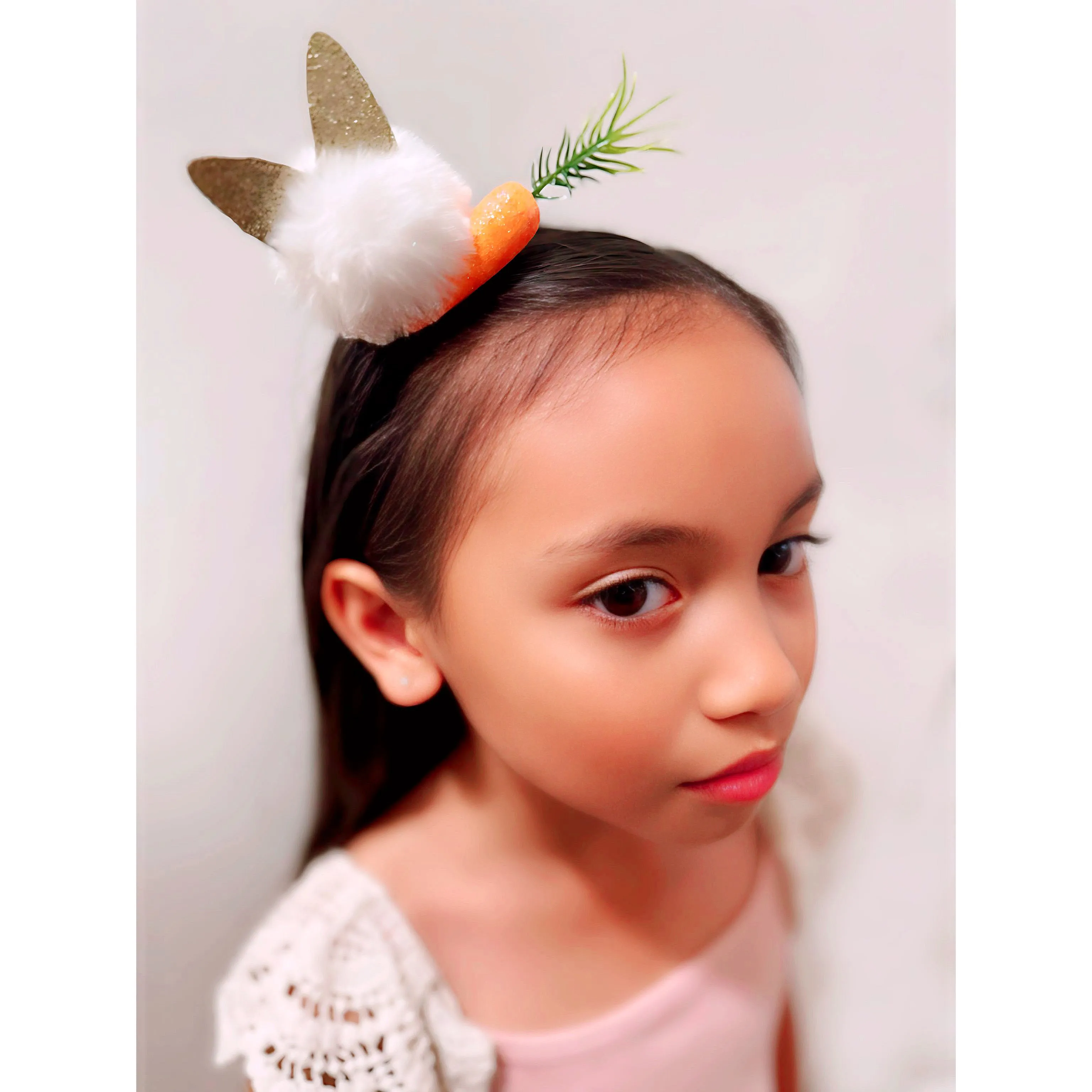 Bunnys and Carrots Clip - White