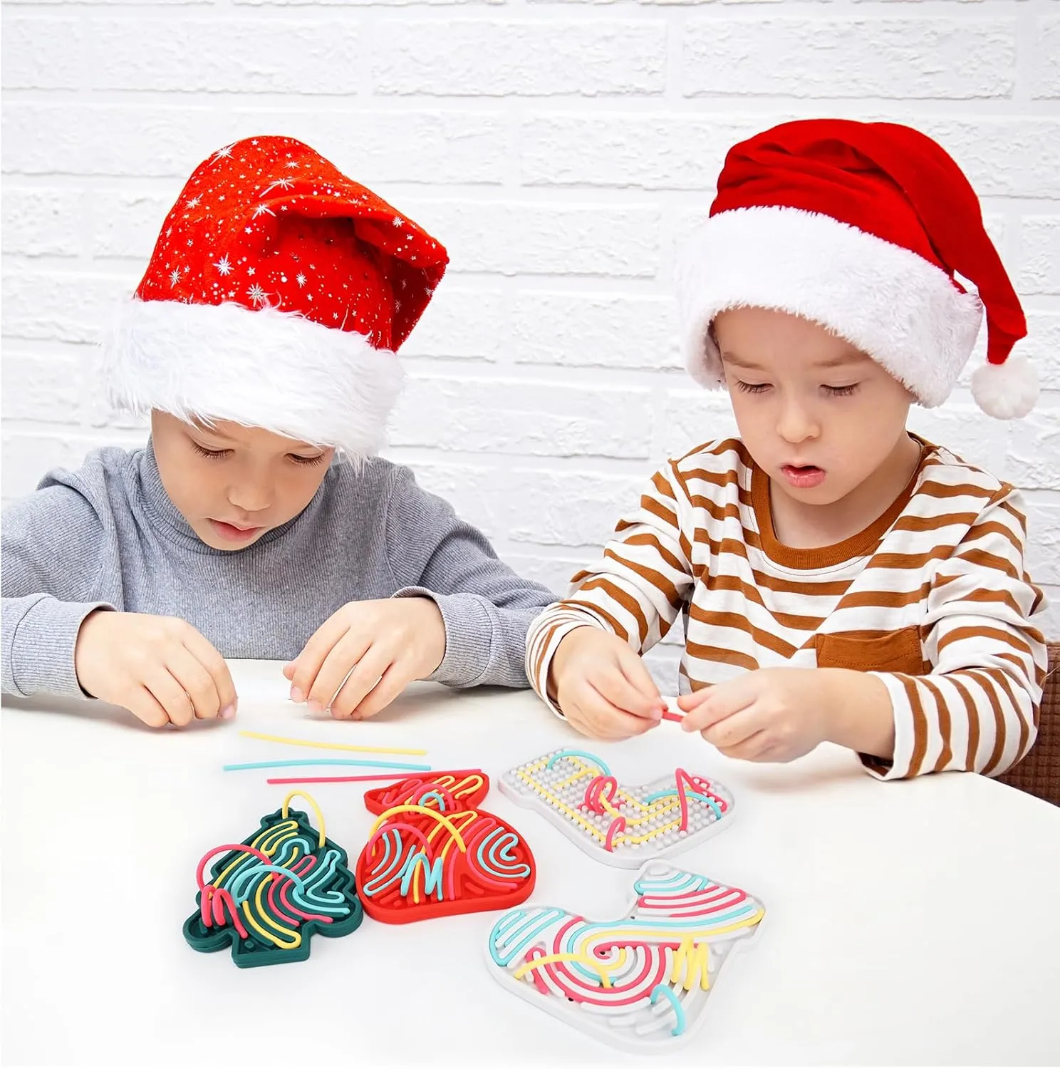 ddLUCK Christmas Sensory Activity Board Set, 3PCS Silicone Fidget Toy for ADHD and Autism, Sensory Toys with Christmas Tree, Stocking and Lucky Bag, Chirstmas Gifts for Kids 2  with 54 Strings