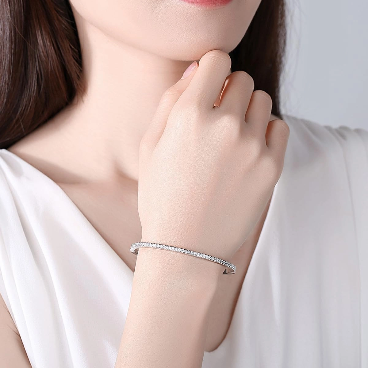 Gemlux Women's 14K Gold Moissanite Bangle ，White Gold Simple Single Row Moissanite Diamond Design Bangle, High-End Jewelry for Modern Women