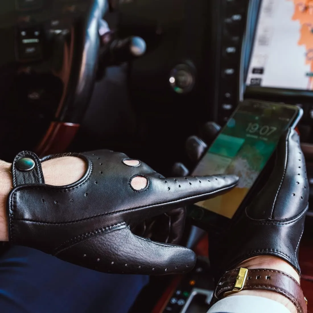 Harssidanzar Mens Lambskin Leather Driving Gloves GM026