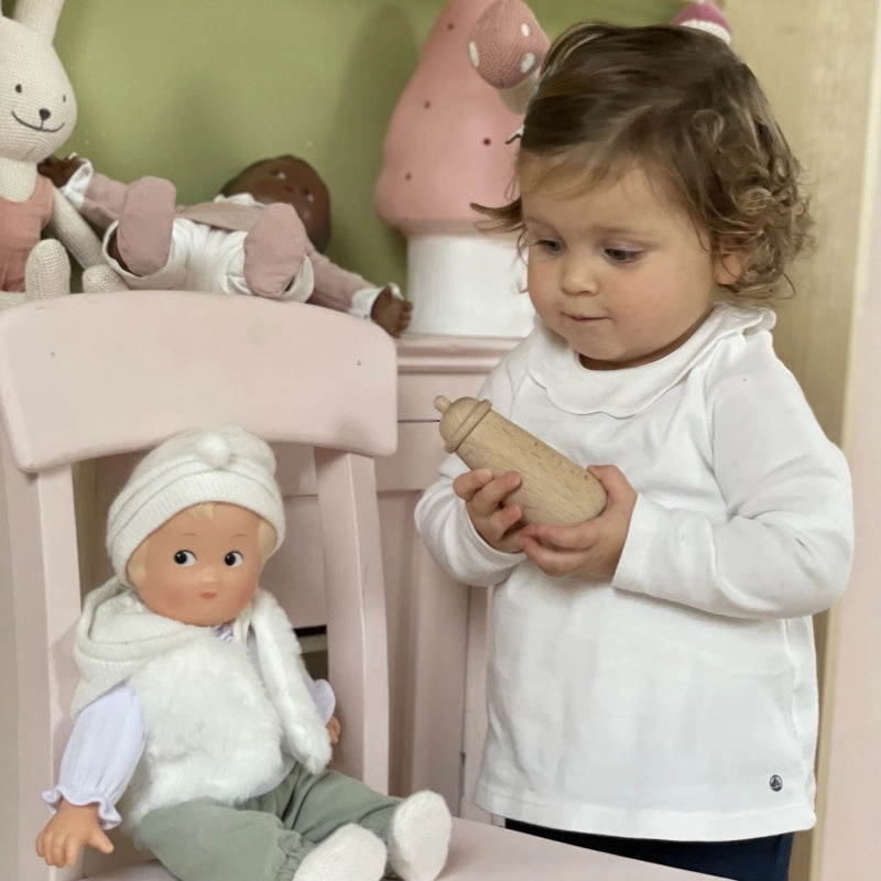 Lea doll