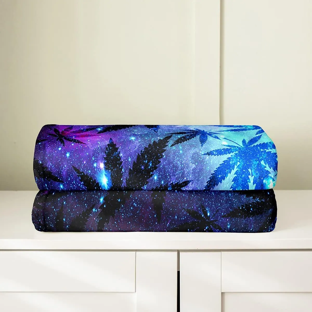 Marijuana Weed Leaf Fleece Blanket Cannabis Leaves Flannel Blanket Throw 50x60,Trippy Purple Galaxy Marijuana Leaf Flannel Blanket for Boys Girls Men Botanical Leaves Starry Sky Fuzzy Blanket