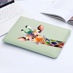 MAYCARI Green Cartoon Giraffe Laptop Sleeve, Compatible with 13-14 Inch Laptops, Shock Resistant, Soft Faux Leather, Mouse Pad Use, Slim Design