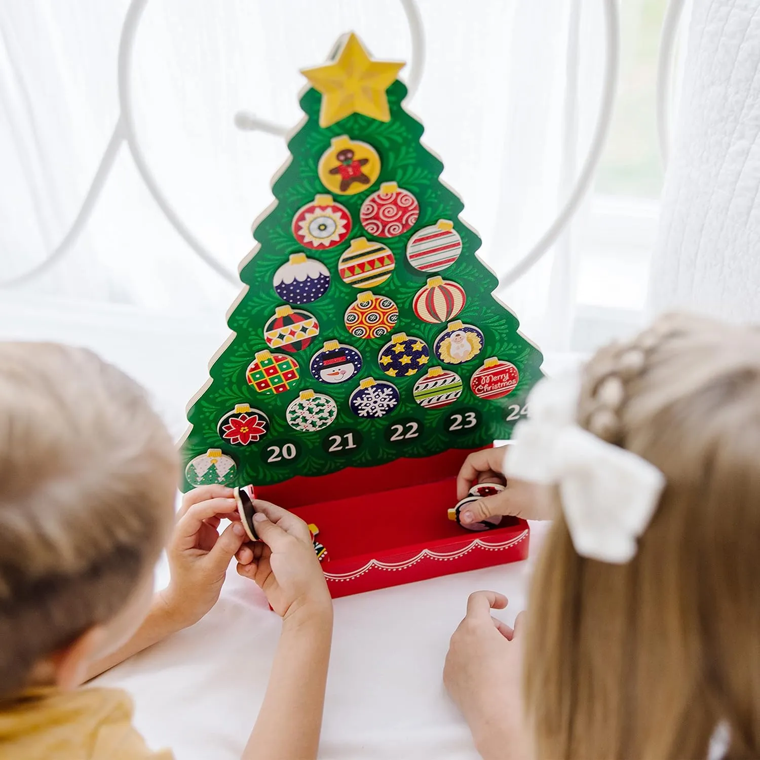 Melissa & Doug Wooden Advent Calendar - Magnetic Christmas Tree, 25 Magnets - Holiday Tree Themed Countdown Style Toddler and Kid Advent Calendar 2022 For Ages 3 