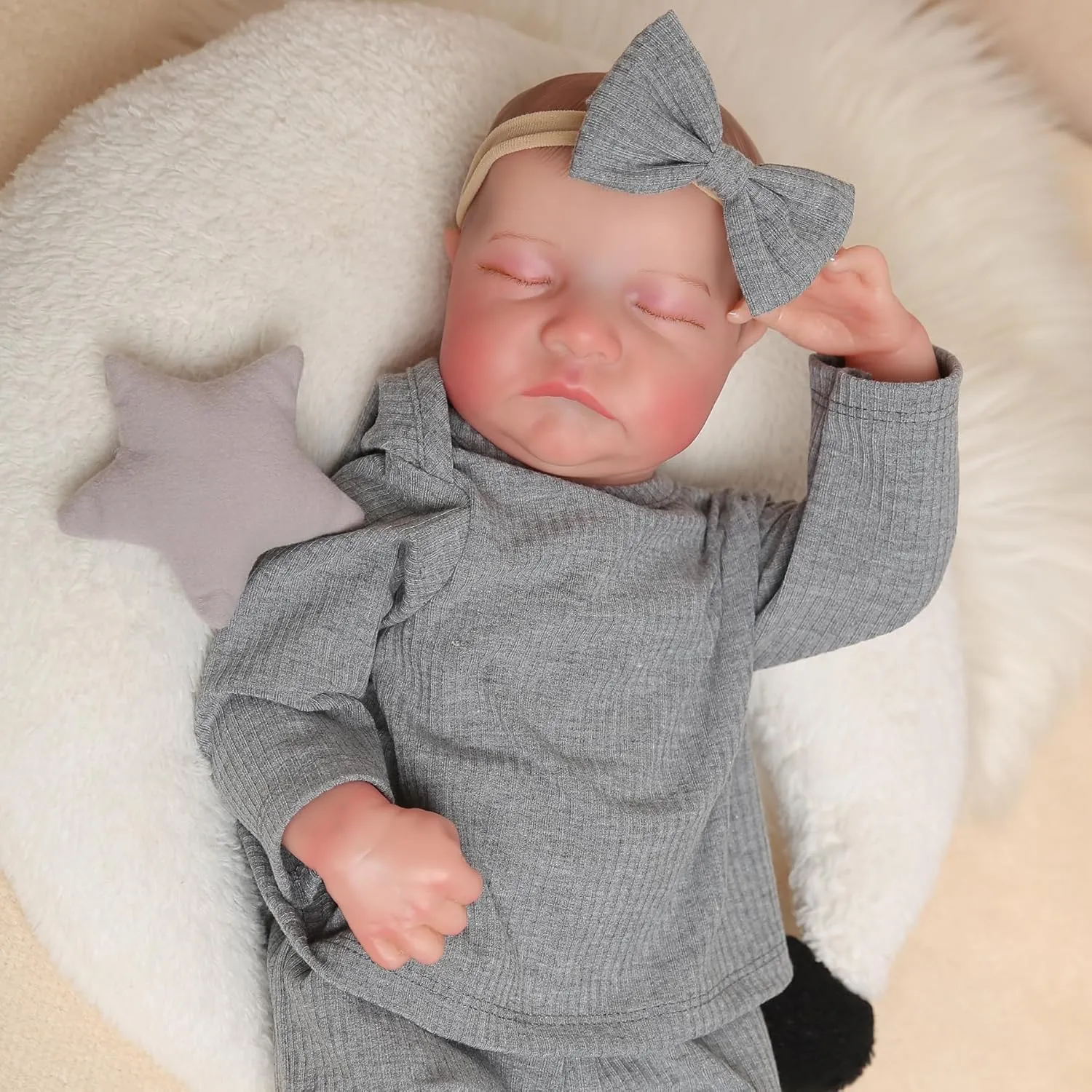 Realistic Reborn Baby Dolls-18 Inch Real Life Baby Dolls Girl Lifelike Baby Doll with Accessories for 3  Years Old (Gray)
