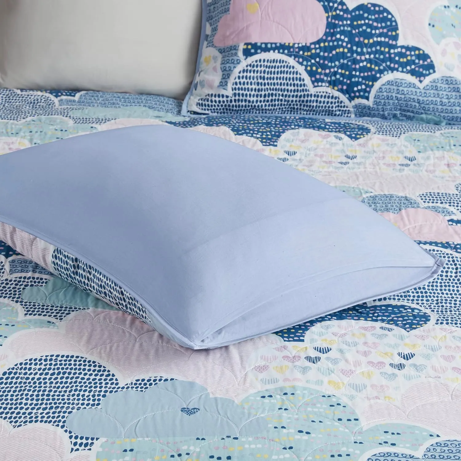 Reversible Cotton Quilt Set - Vibrant Fun, Playful Print, All Season Children Bedding Coverlet Bedspread, Decorative Pillow, Bedroom Décor, Twin/Twin XL, Cloud Blue 4 Piece