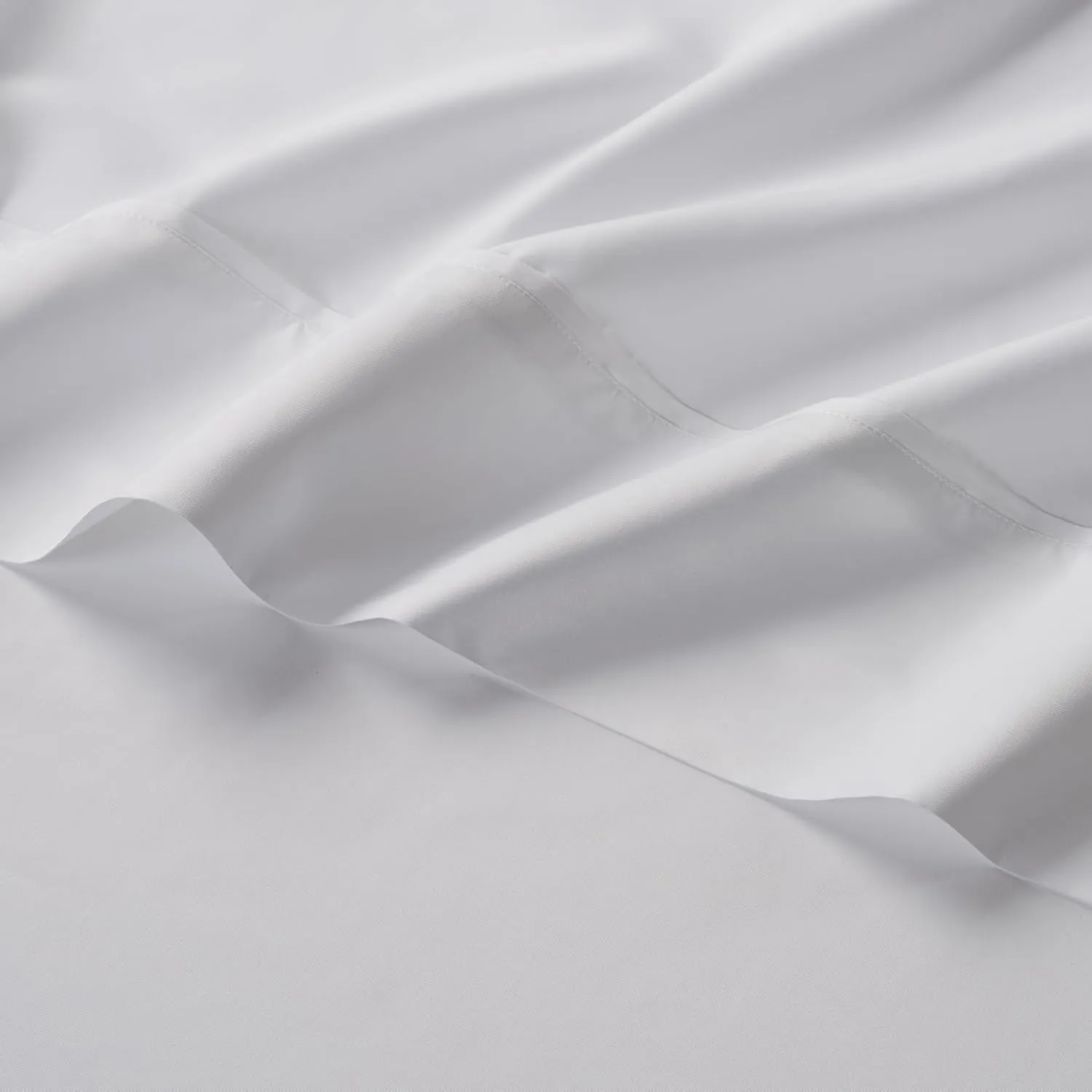 Serta Classic Bedding Bundle - Contains a Twin XL Size Mattress Protector and Sheet Set Along with One Standard Pillow - CertiPUR-US Certified