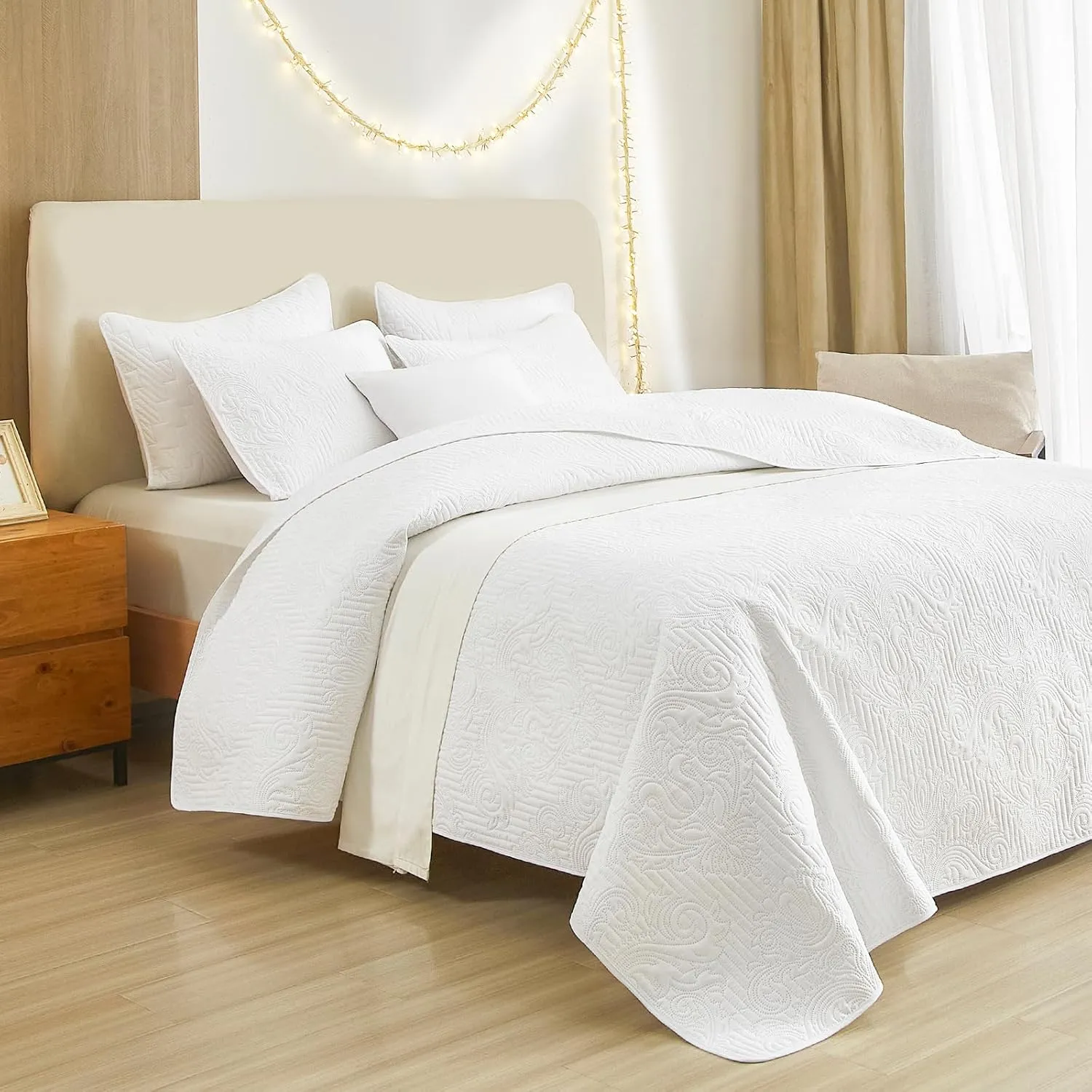 White Quilt Set King Size - Lightweight Summer Bedspread, Soft Oversized King Quilt Bedding Set for All Seasons, Machine Washable, 3 Pieces