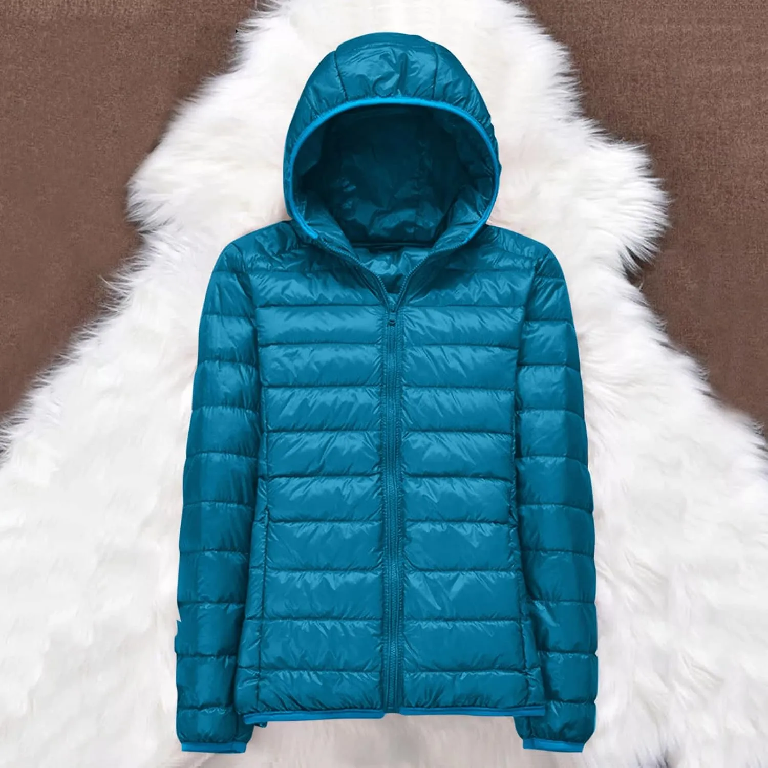 Womens Lightweight Puffer Jacket 2023 Winter Fashion Packable Short Duck Down Jackets Slim Fit Zipper Down Coat with Hood